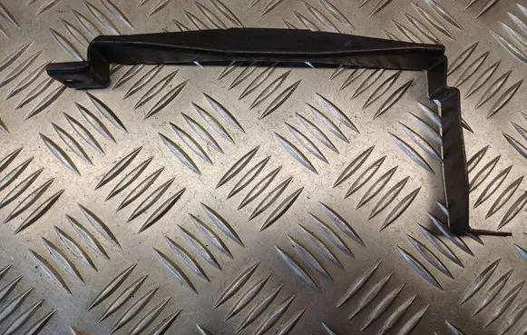 Battery bracket