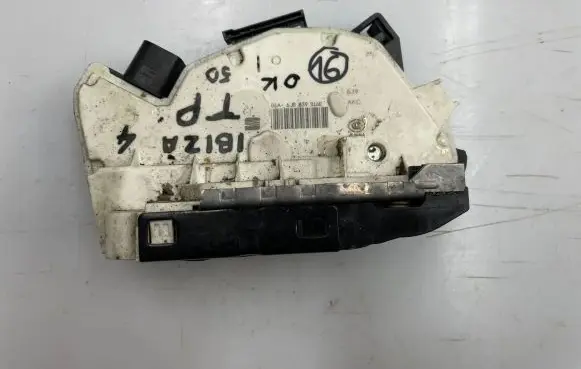 Seat Ibiza IV (6J,6P) Rear door lock 6J0839016E