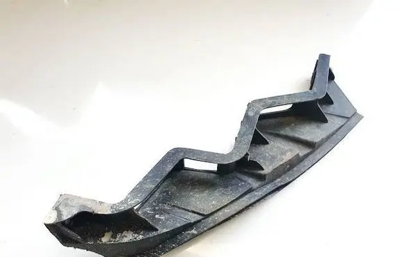 Volkswagen PASSAT B6 Front bumper mounting bracket 3C0807889