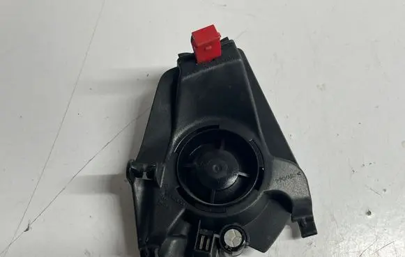Volvo V70 Front door speaker 8633993