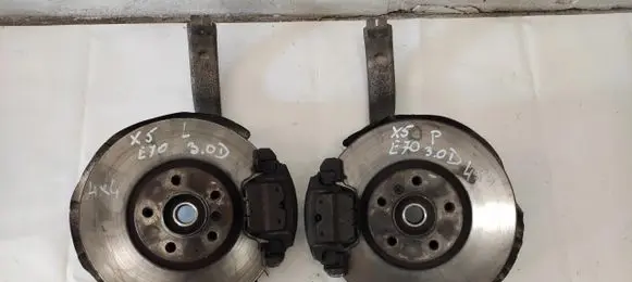 BMW X5 E70 Front wheel hub spindle knuckle