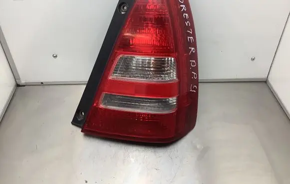 Subaru Forester SG Rear/tail lights 22020762 8237P612