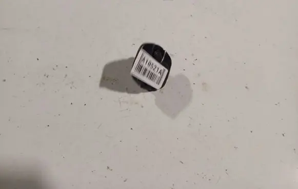 Nissan Note (E11) Rear door lock loop/hook striker 