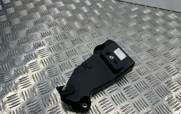 Hyundai Tucson TL Accelerator throttle pedal bracket 32728D3900