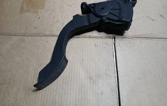 Volvo S40 Accelerator throttle pedal 4M519F836CH 6PV00864100
