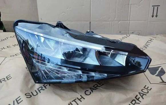 Skoda Scala Headlight/headlamp 657941016 90176072