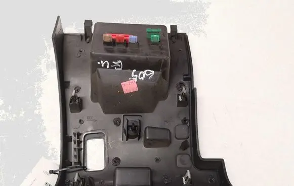 Peugeot 307 Fuse box cover 9634503677