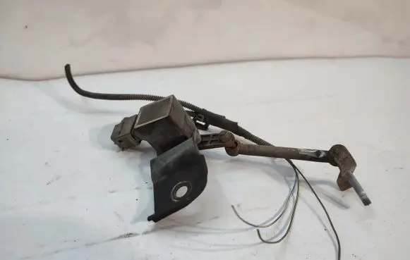 Mercedes-Benz S W221 Air suspension front height level sensor A0105427717