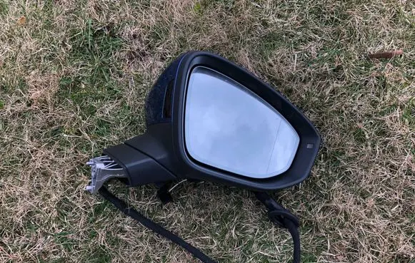 Volkswagen PASSAT B9 Front door electric wing mirror 3J2857502