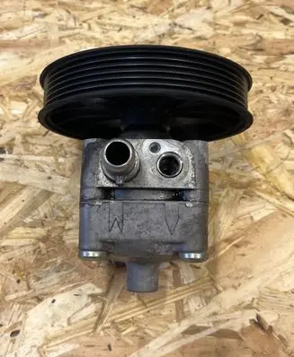 Volvo S60 Power steering pump 30741122 7613955147