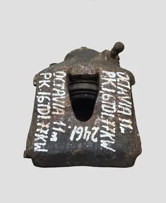 Skoda Octavia Mk2 (1Z) Front brake caliper