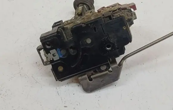 Audi A3 S3 8P Front door lock 4E1837016