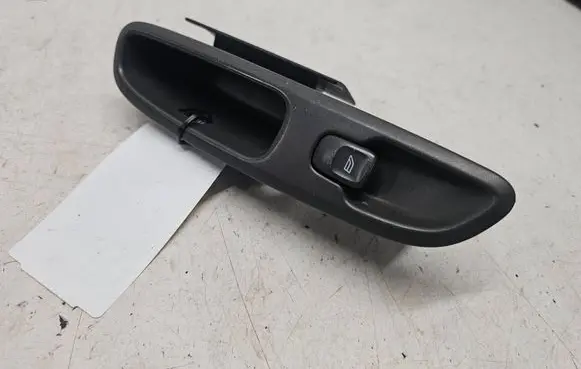 Volvo V70 Electric window control switch 9472275