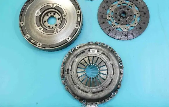 Volvo V40 Dual mass flywheel AV61-6477-CE IMPRK1308238