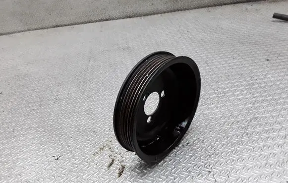 Volkswagen Jetta V Water pump pulley 03D121028B
