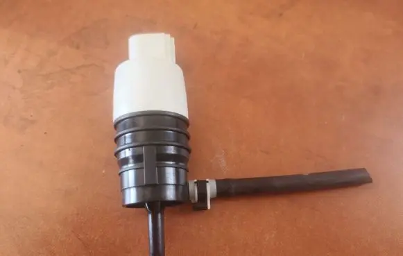 BMW 5 G30 G31 G38 Window washer relay 7298309