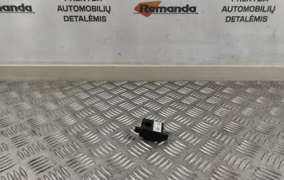 Antenna control unit