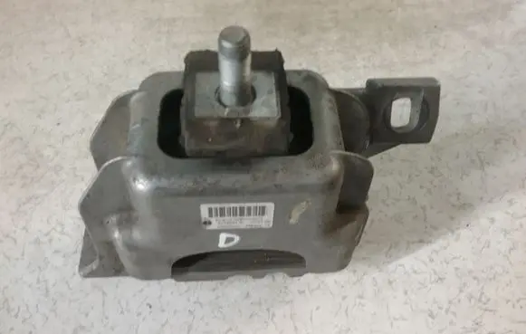 Mini One - Cooper Coupe R56 Engine mount bracket 677864501 G2005000 68623513