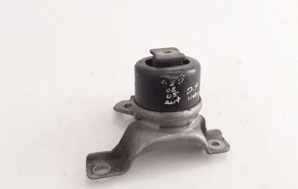 Volvo S80 Engine mount bracket