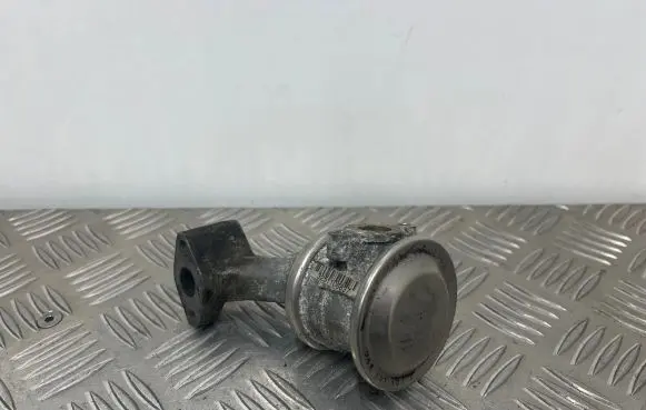 Audi A6 C7 EGR valve 06E131101E