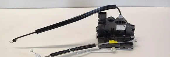 Opel Movano C Front door lock 1395263080