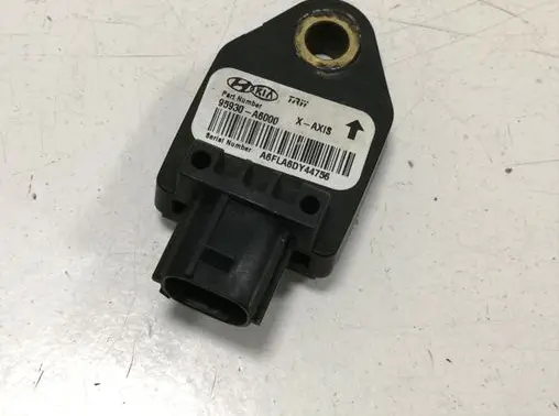 Hyundai i30 Airbag deployment crash/impact sensor 95930A6000 A6FLA6DY44756