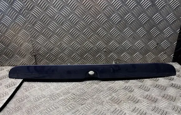 Opel Zafira A Trunk door license plate light bar 90579631 22256 A6GT5