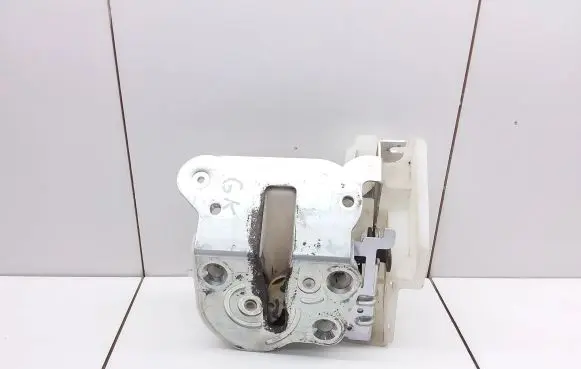 Mazda 5 Sliding door lock 