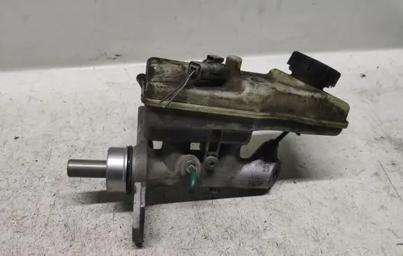 Renault Megane II Master brake cylinder