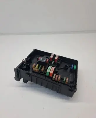 Volkswagen Tiguan Fuse module 1K0937820D
