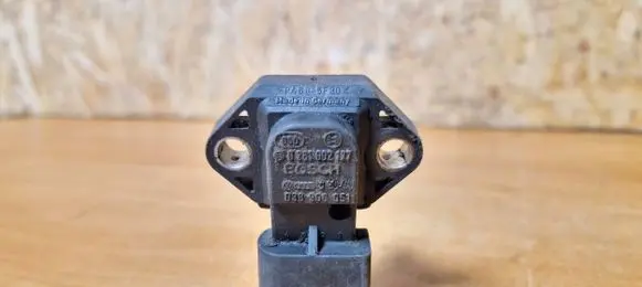 Audi A6 S6 C6 4F Air pressure sensor 038906051