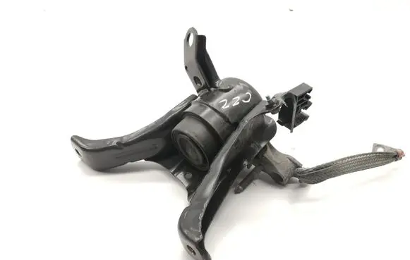 Toyota C-HR I Engine mount bracket