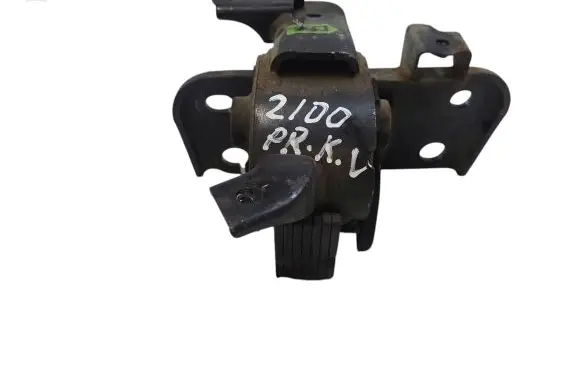 Toyota Avensis T270 Engine mount bracket