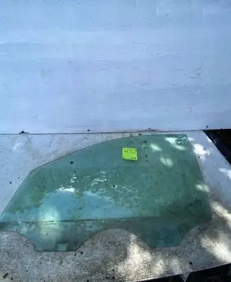 Volkswagen Polo Front door window glass four-door 43R009002 DOT215M450AS2 009002