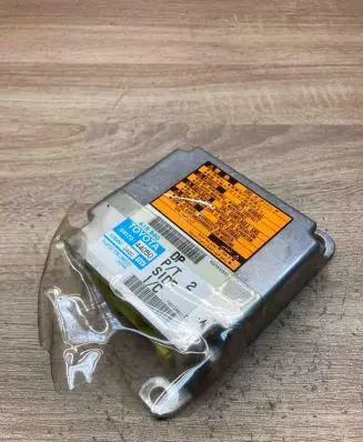 Toyota Avensis T220 Airbag control unit/module 8917044050 2310002460
