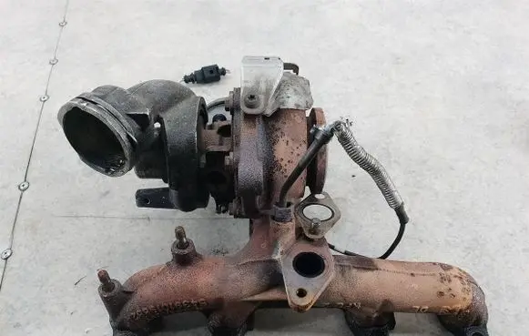 Volkswagen PASSAT B6 Turbo 03G253014M