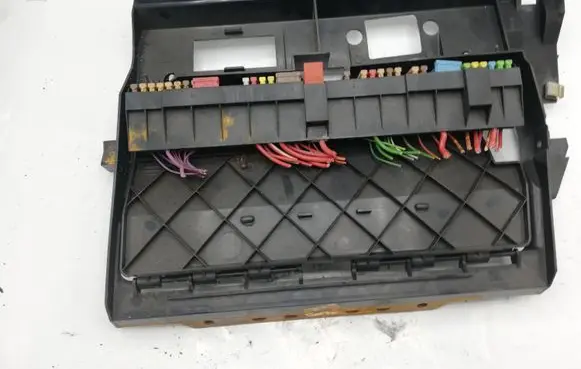 BMW 5 E39 Fuse module 51168159711 8159711