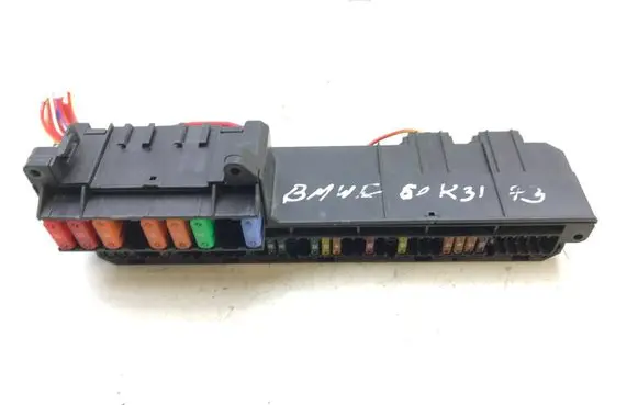 BMW 5 E60 E61 Fuse module 6957330 K3173