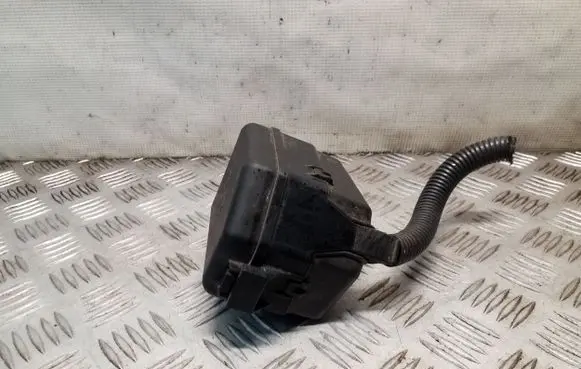 Lexus RX 450H Relay mounting block 8266248330