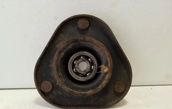 Lexus CT 200H Front upper strut mount 