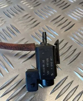 BMW 5 F10 F11 Turbo solenoid valve 70231800 11T136 7810831