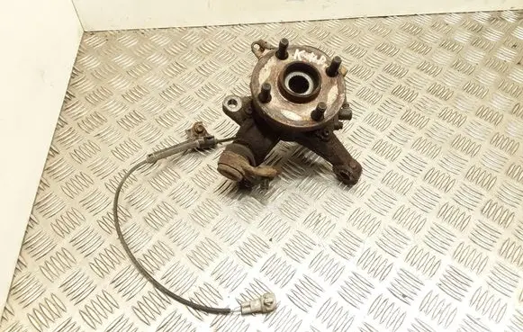 Toyota Corolla Verso E121 Front wheel hub