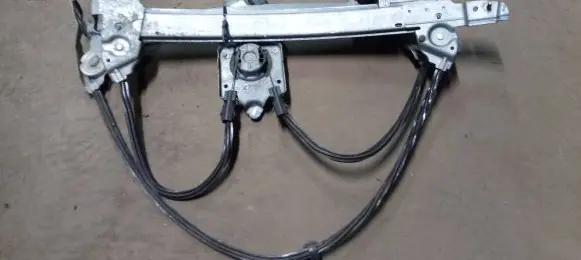Renault Megane II Front door window regulator with motor 403241