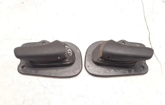 Opel Corsa B Front door interior handle 90388606 90388605