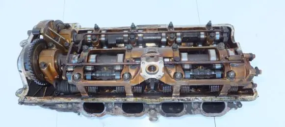 BMW 7 E65 E66 Engine head 