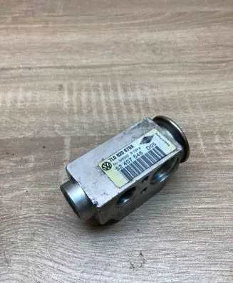 Volkswagen Touareg I Air conditioning (A/C) expansion valve 7L0820679A 52407548 D05