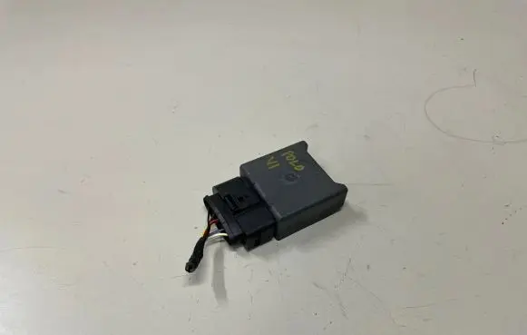 Volkswagen Polo VI Fuel injection pump control unit/module 5Q0906093B 5Q0906093