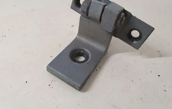 BMW 5 E60 E61 Front door upper hinge