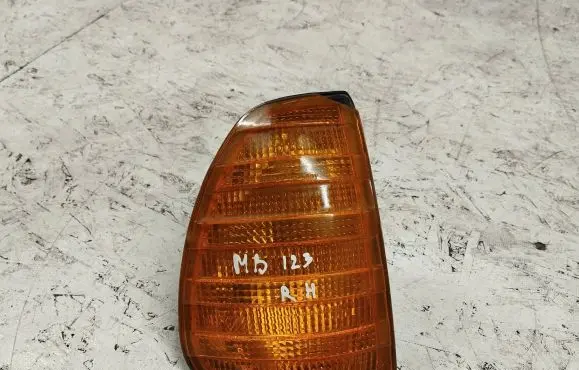Mercedes-Benz W123 Front indicator light 32744R6