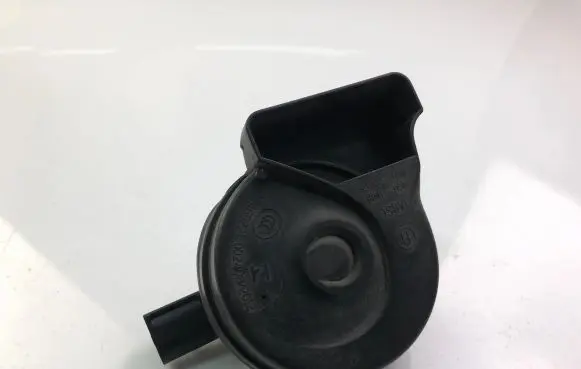 Skoda Octavia Mk3 (5E) Horn signal A046522